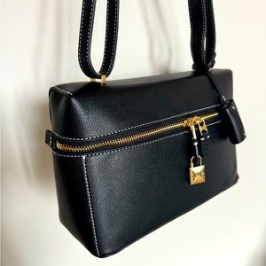Brand new ! Black leather bag with white stitching and gold details. LpExtrabag